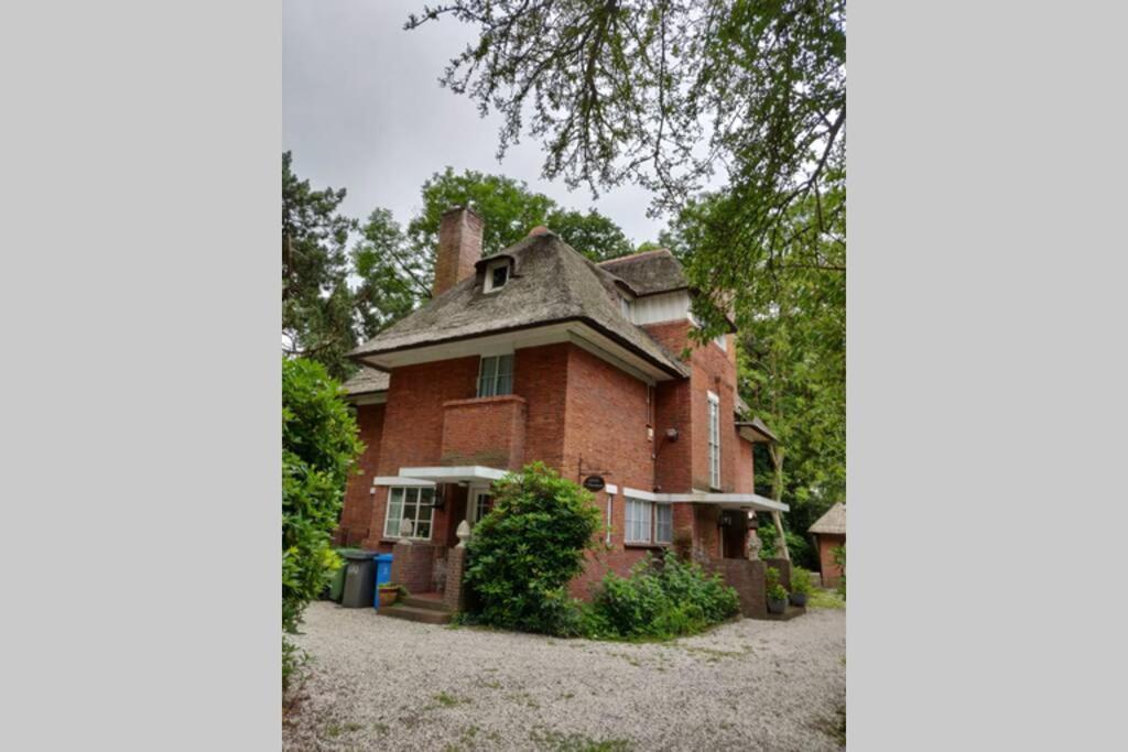 Vrijstaande Rietgedekte Villa Nabij Uitvalswegen Wassenaar Eksteriør billede