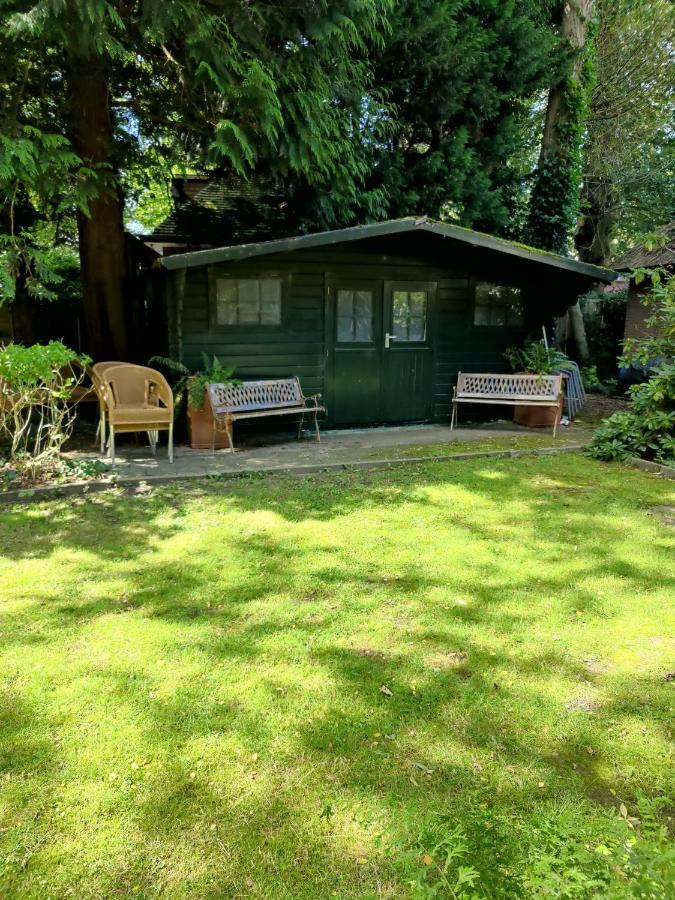 Vrijstaande Rietgedekte Villa Nabij Uitvalswegen Wassenaar Eksteriør billede